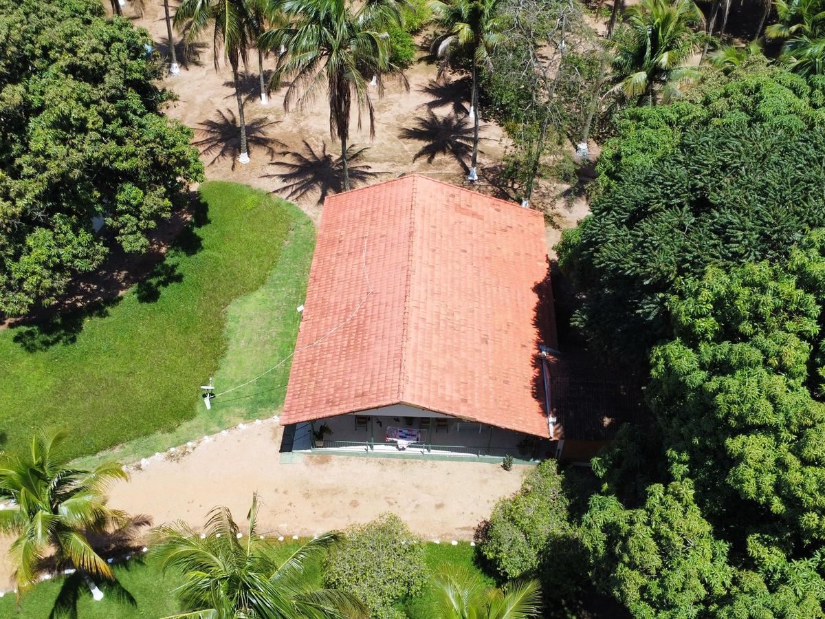 Cobertura de telhado vista por drone em inspeção